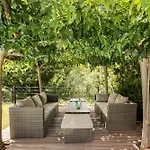 Ensoleillee Villa *