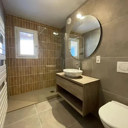 Ensoleillee Villa *